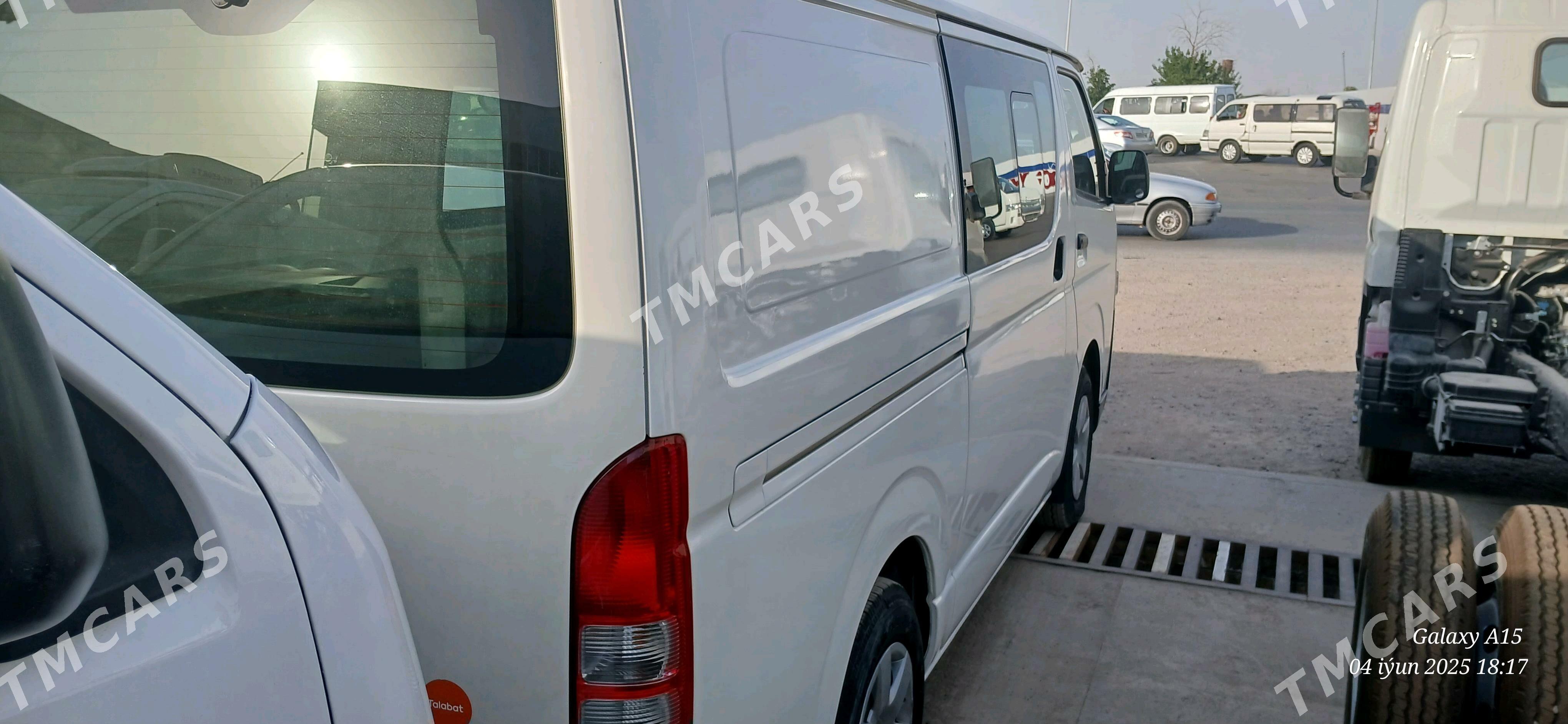 Toyota Hiace 2022 - 440 000 TMT - Мары - img 2