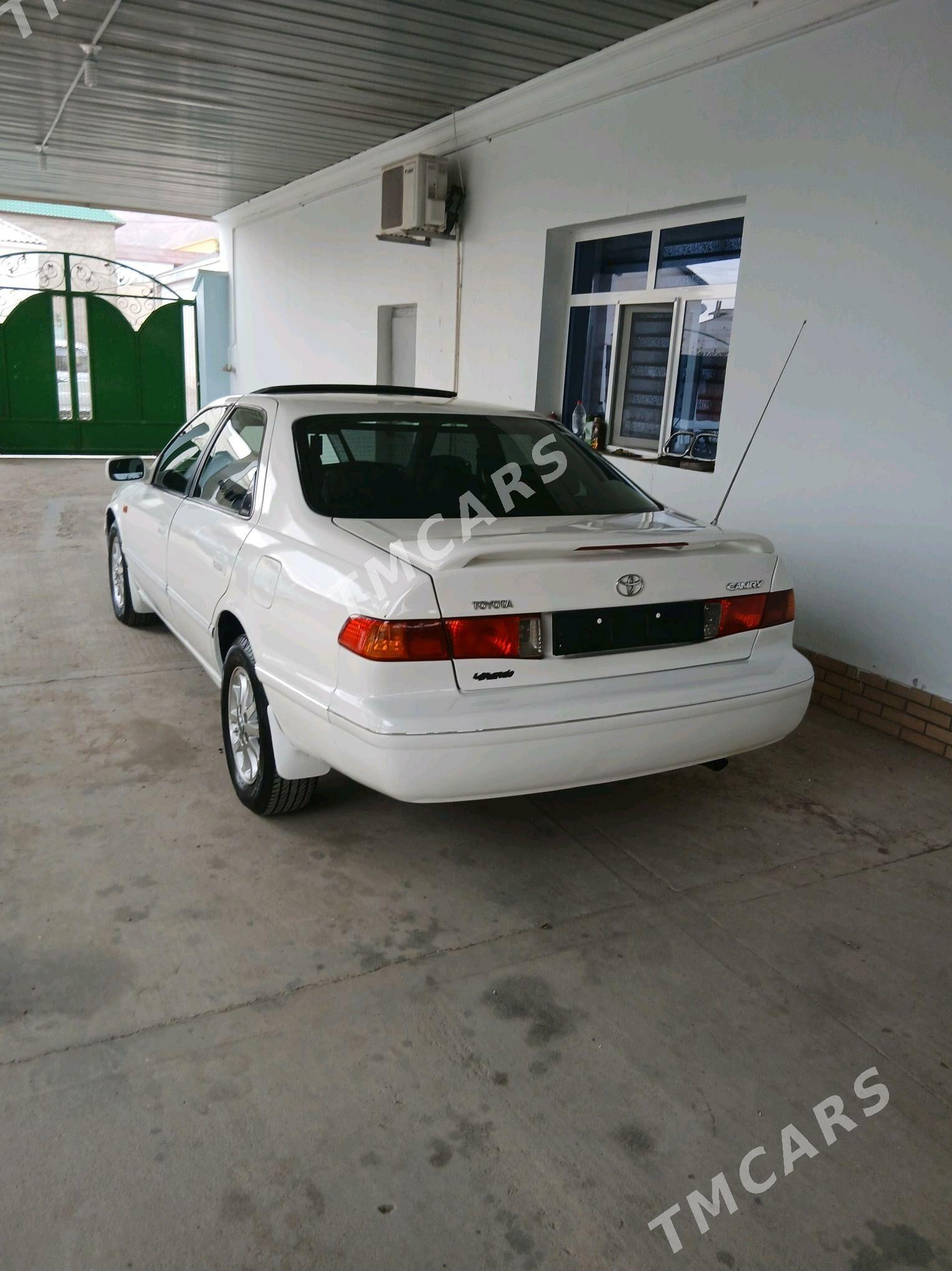 Toyota Camry 1998 - 130 000 TMT - Balkanabat - img 4