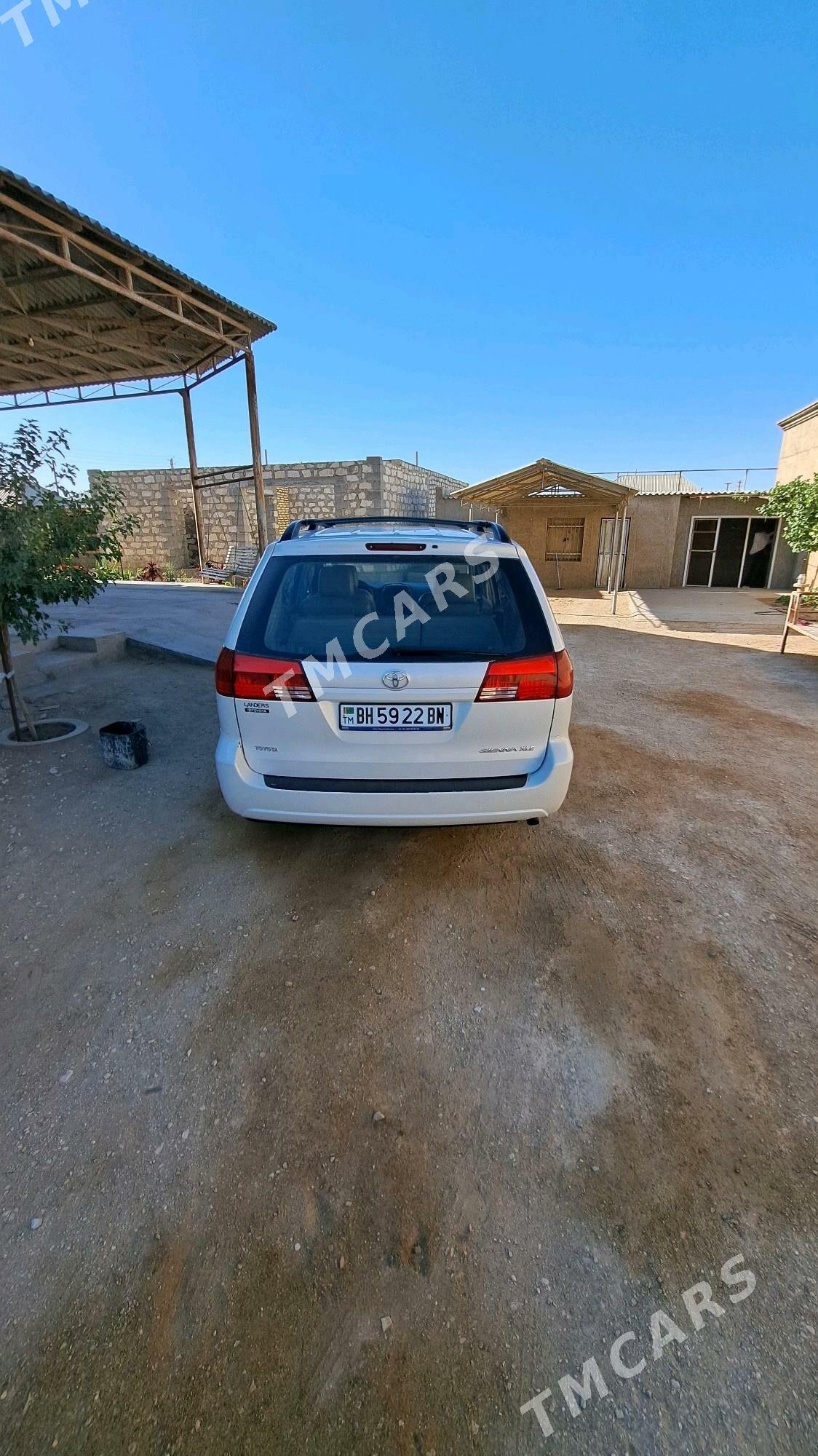 Toyota Sienna 2004 - 200 000 TMT - Gumdag - img 3
