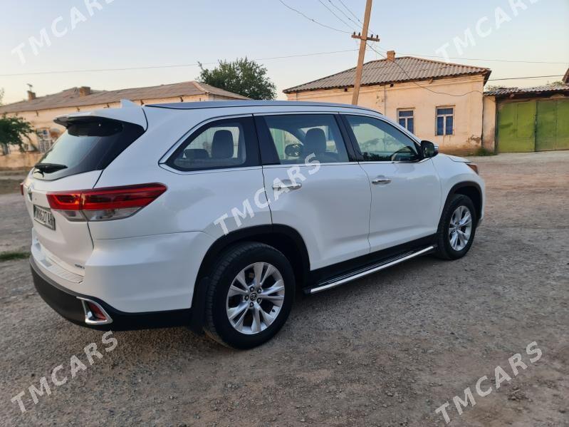 Toyota Highlander 2016 - 360 000 TMT - Теджен - img 2