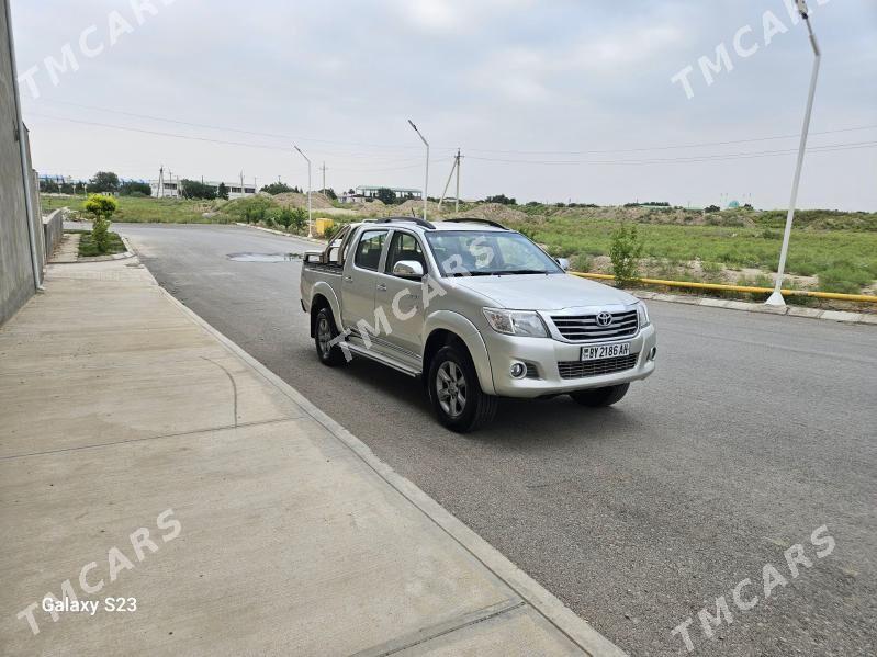 Toyota Hilux 2013 - 299 000 TMT - Гёкдепе - img 4