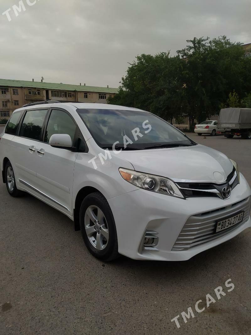 Toyota Sienna 2017 - 380 000 TMT - 10 mkr - img 5