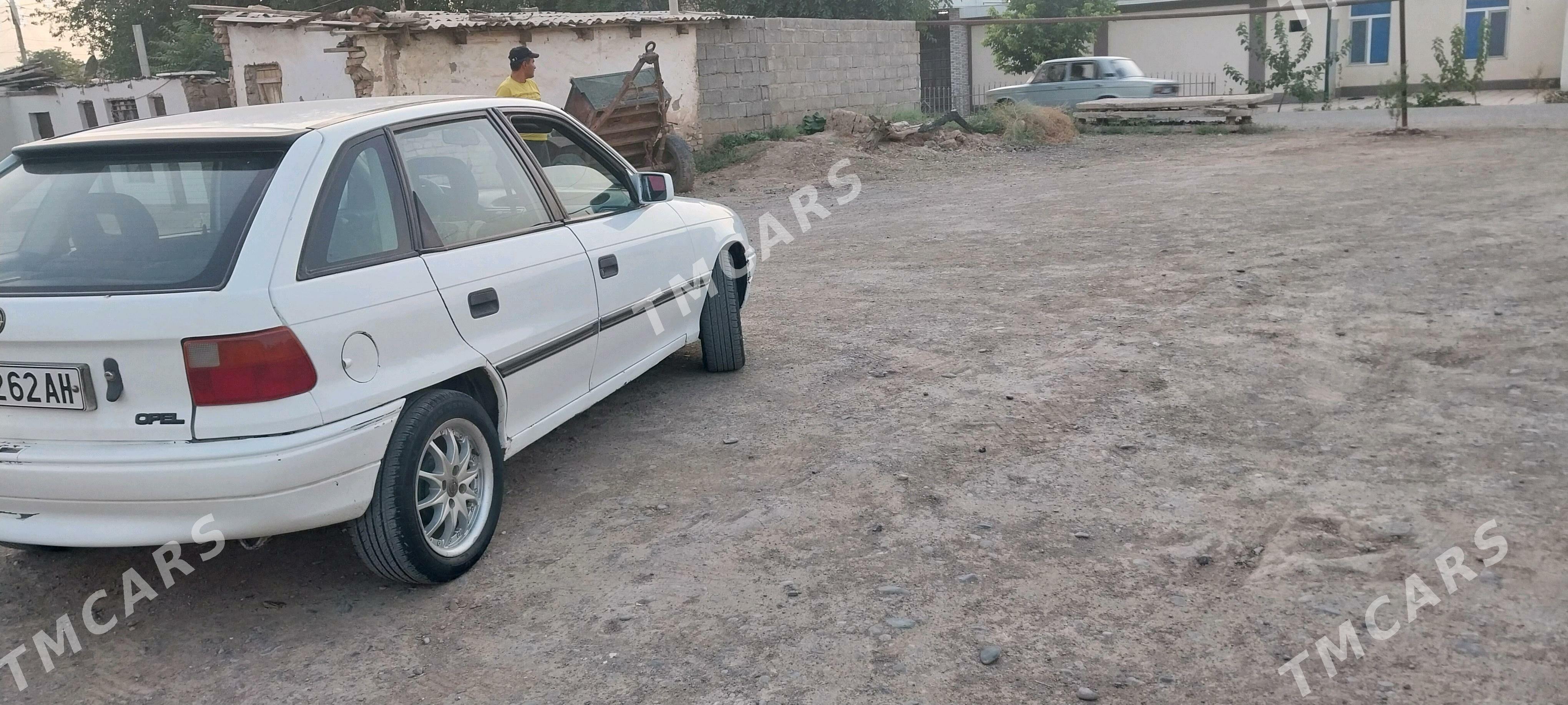 Opel Astra 1992 - 24 000 TMT - Sarahs - img 3