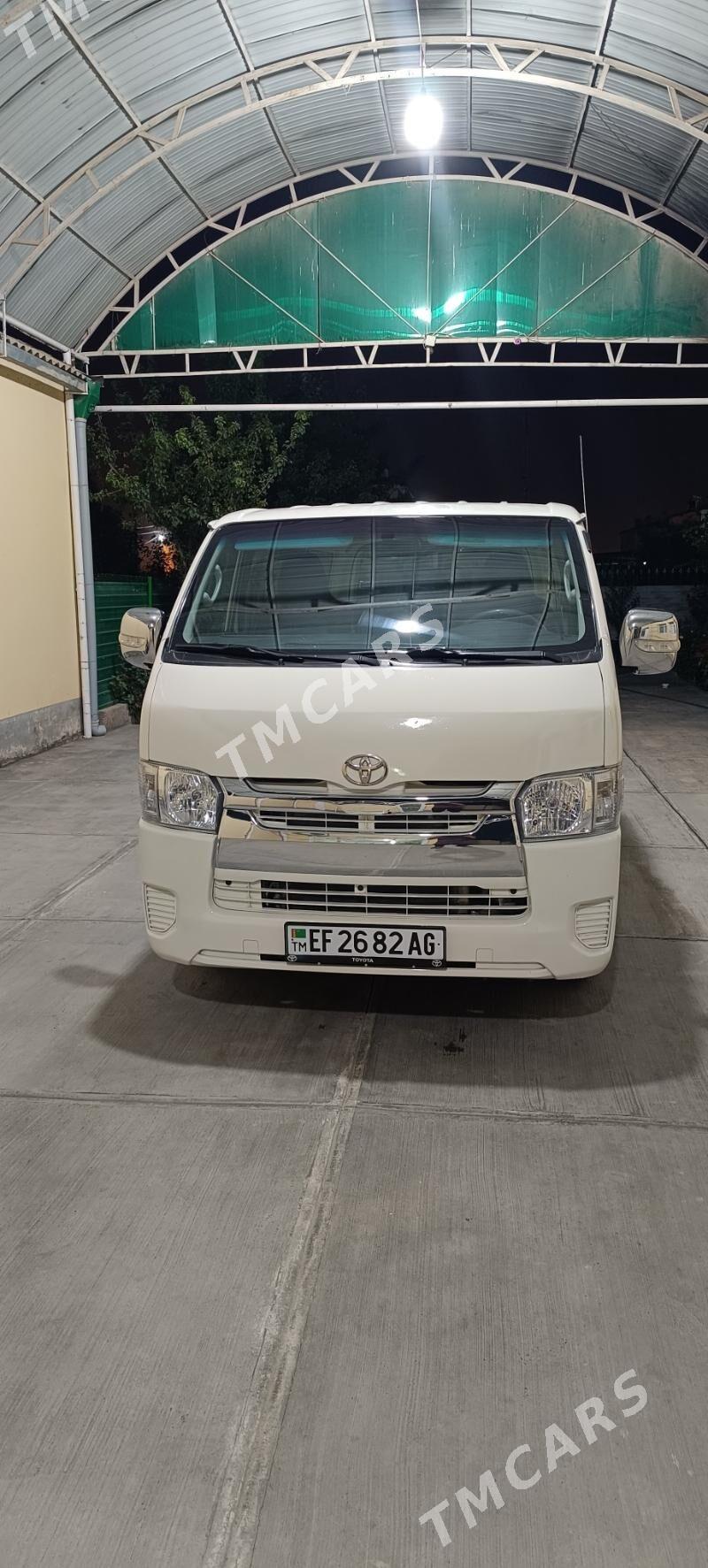 Toyota Hiace 2005 - 255 000 TMT - Бузмеин - img 5