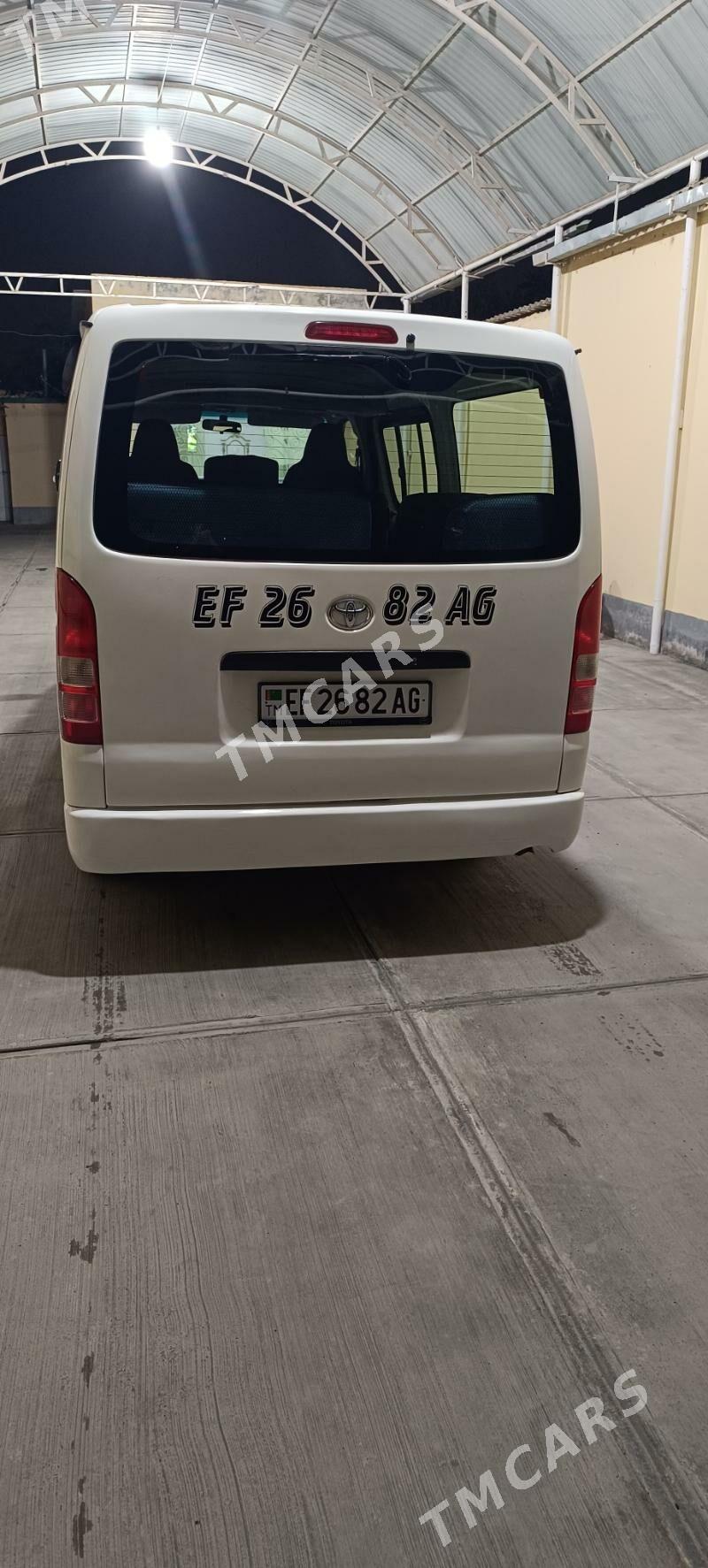 Toyota Hiace 2005 - 255 000 TMT - Бузмеин - img 3