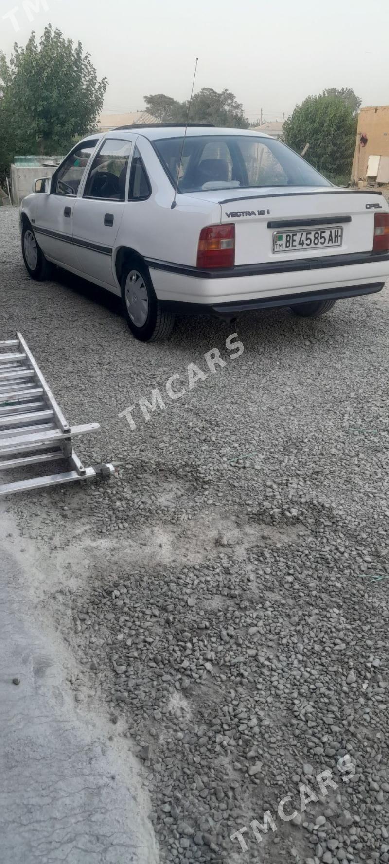 Opel Vectra 1992 - 33 000 TMT - Бахарден - img 2