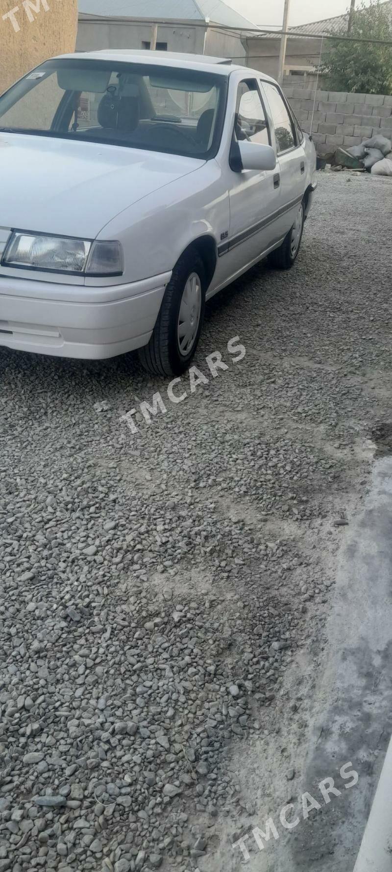 Opel Vectra 1992 - 33 000 TMT - Бахарден - img 4