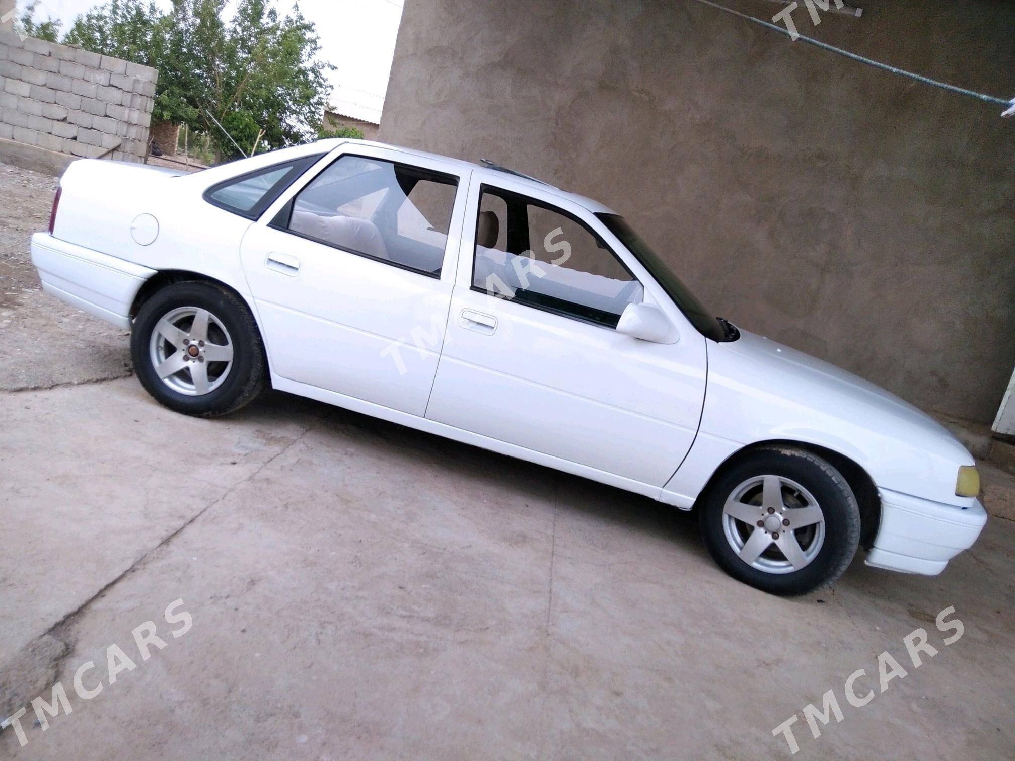 Opel Vectra 1992 - 31 000 TMT - Теджен - img 2