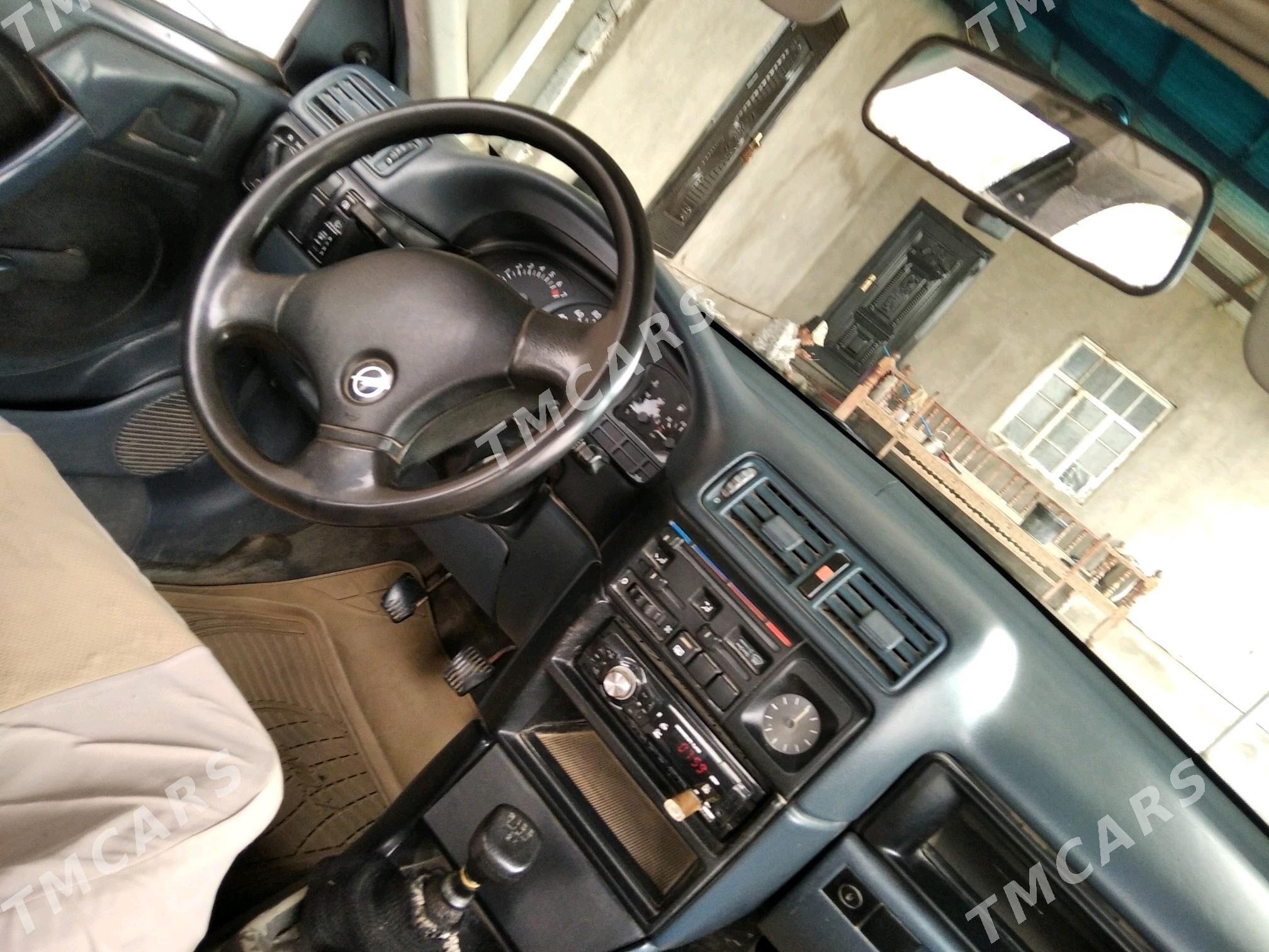 Opel Vectra 1992 - 31 000 TMT - Теджен - img 3