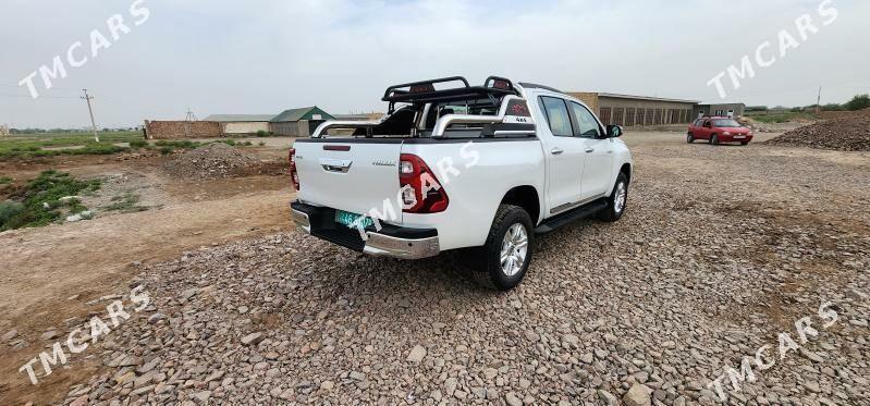 Toyota Hilux 2025 - 690 000 TMT - Кёнеургенч - img 6