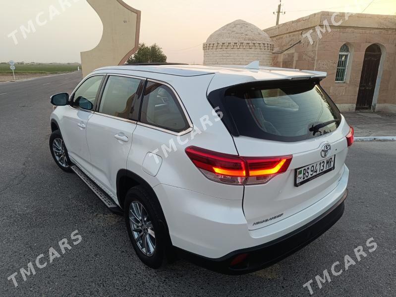 Toyota Highlander 2018 - 425 000 TMT - Мары - img 2