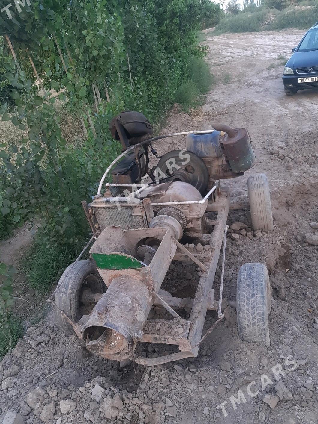 MTZ T-28 2001 - 12 000 TMT - Гурбансолтан Едже - img 3