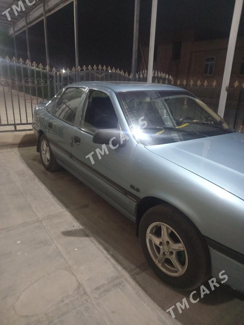 Opel Vectra 1990 - 35 000 TMT - Чарджоу - img 4