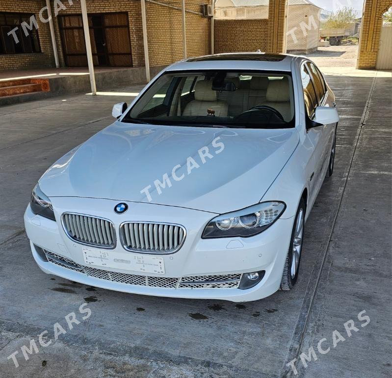 BMW F10 2011 - 300 000 TMT - Бахарден - img 2