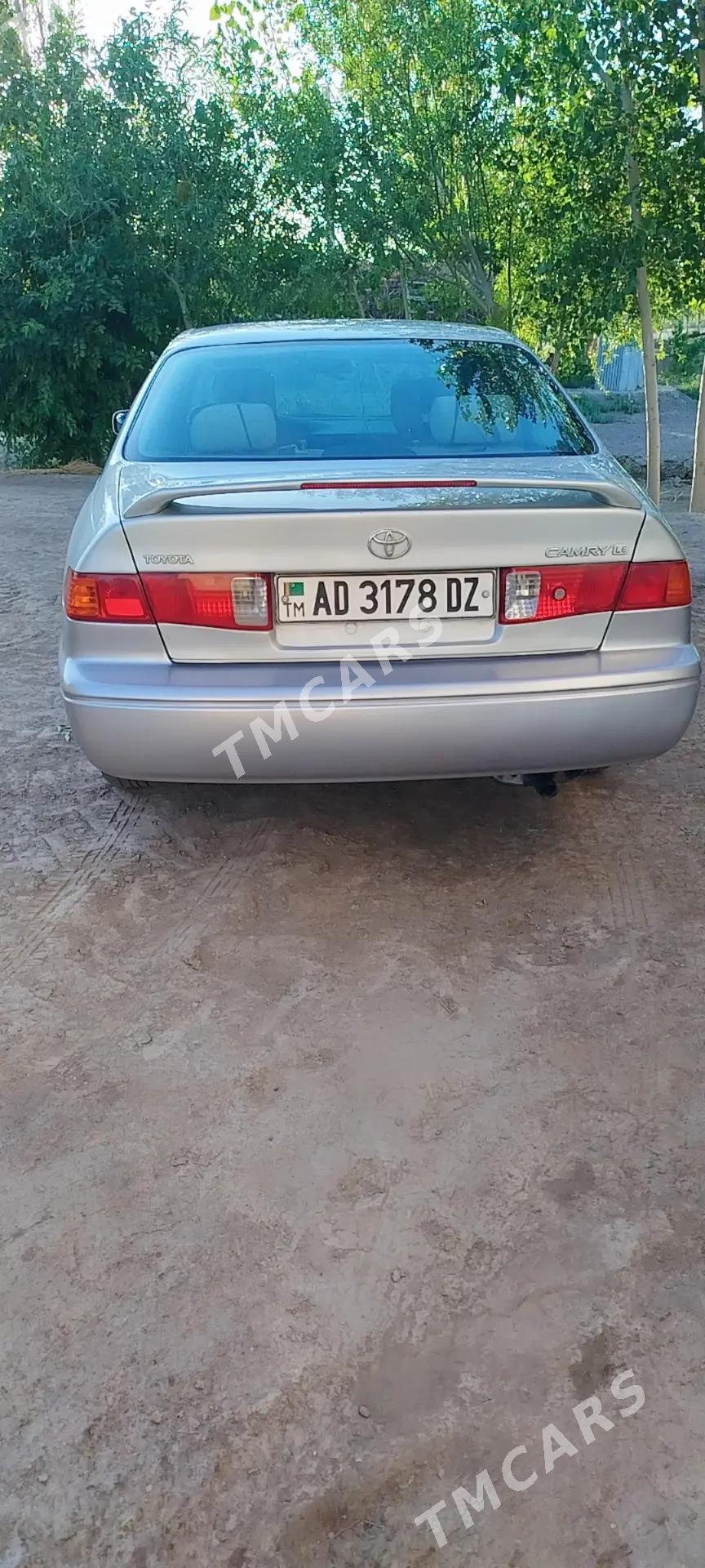 Toyota Camry 2001 - 150 000 TMT - Кёнеургенч - img 2