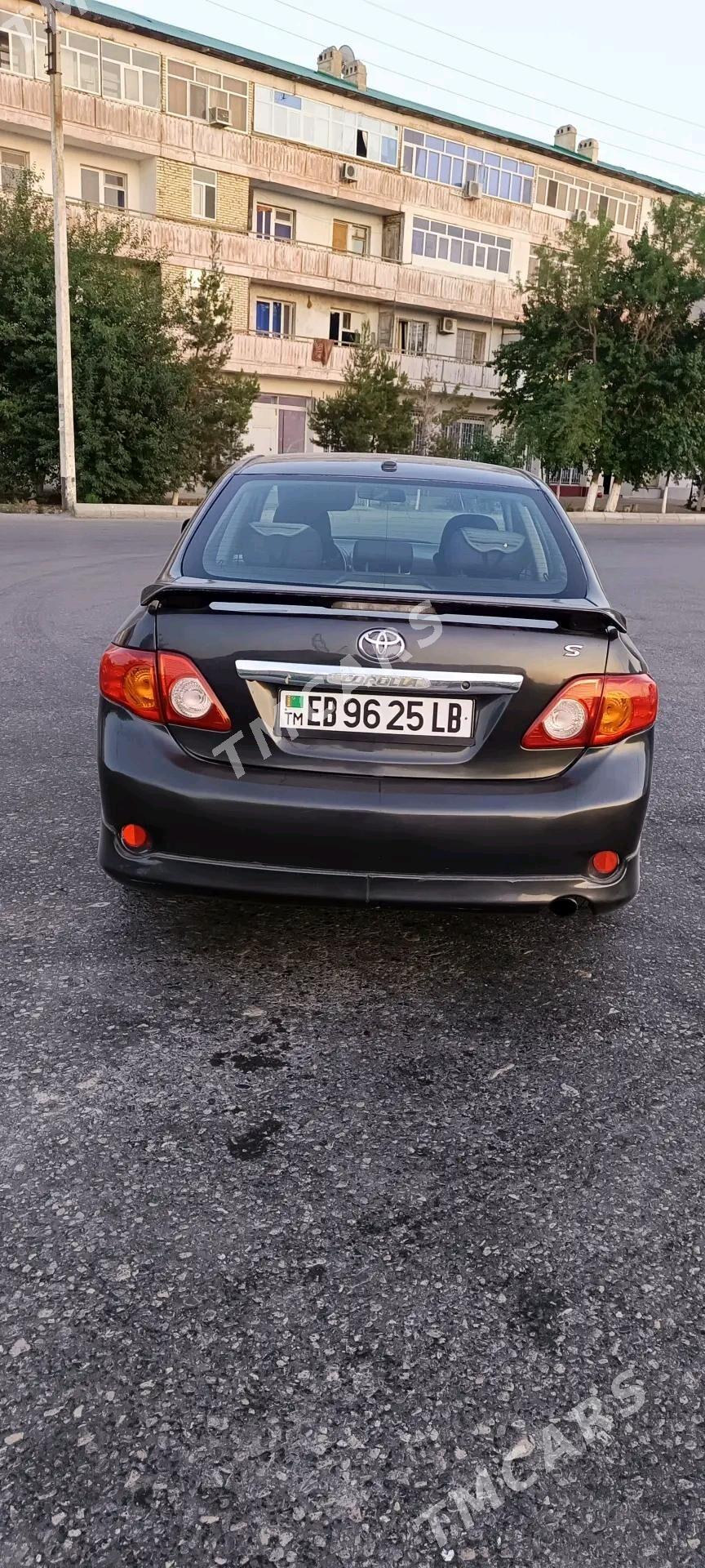 Toyota Corolla 2010 - 130 000 TMT - Türkmenabat - img 4