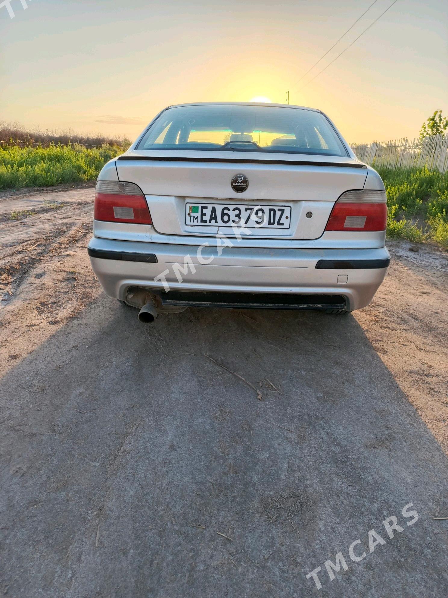 BMW E39 1998 - 70 000 TMT - Türkmenbaşy etr. - img 3