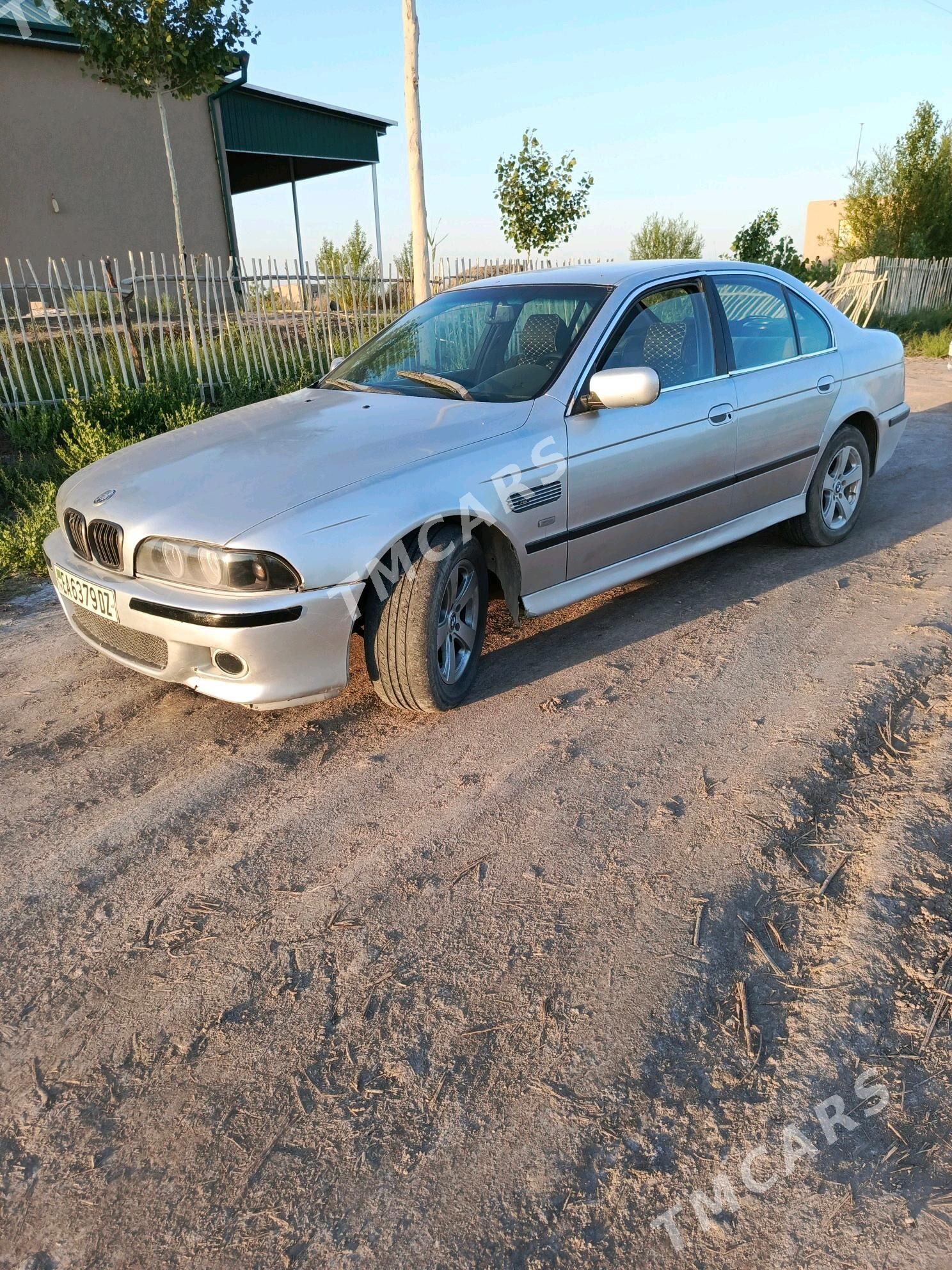 BMW E39 1998 - 70 000 TMT - Türkmenbaşy etr. - img 4