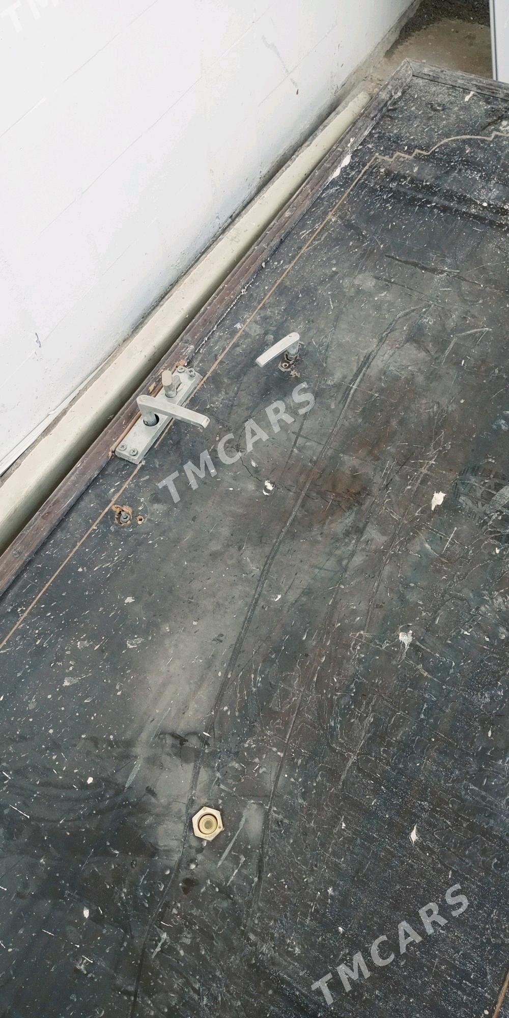 Gapy daşky, demir - Aşgabat - img 2