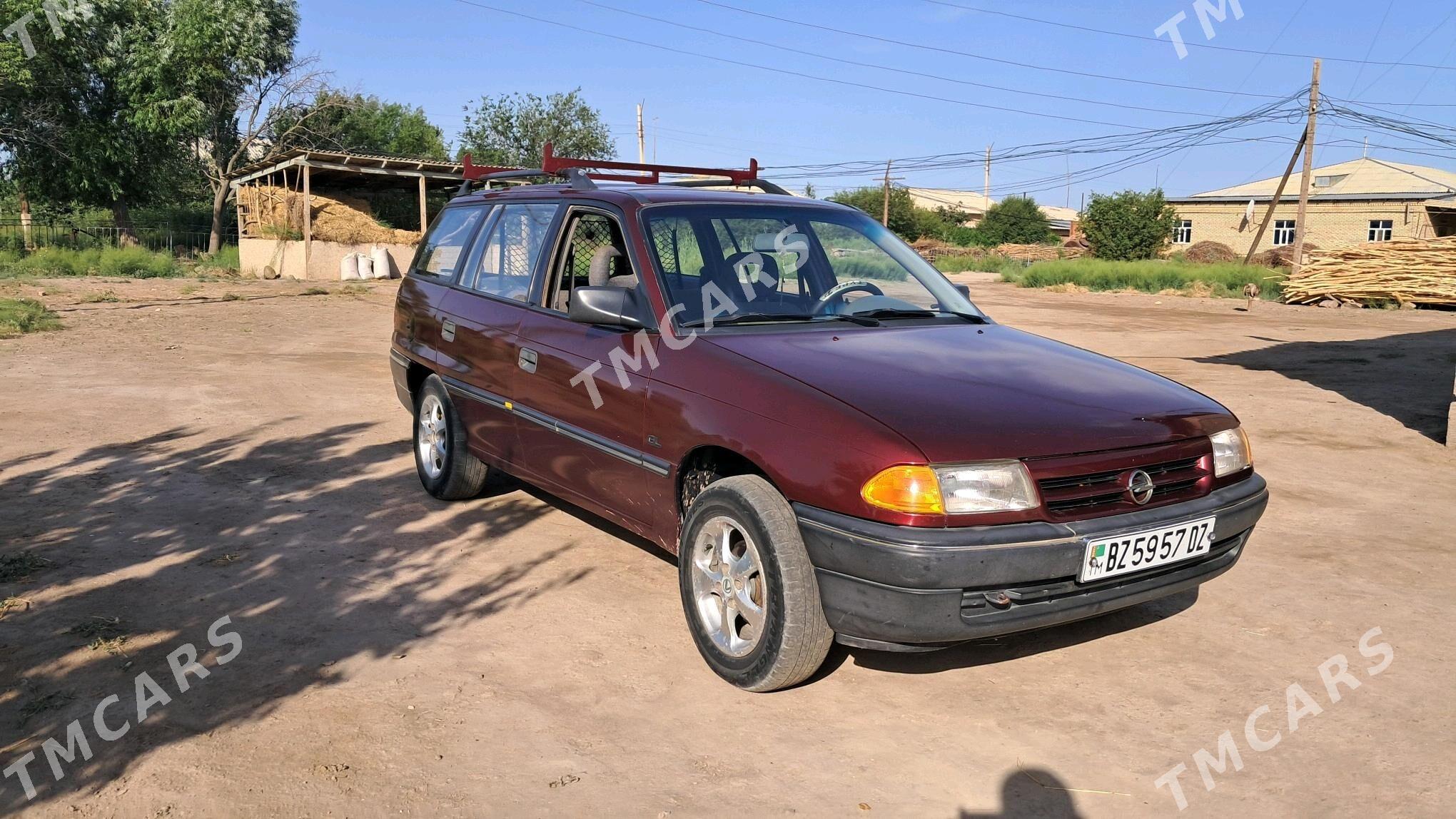 Opel Astra 1993 - 45 000 TMT - Gubadag - img 3
