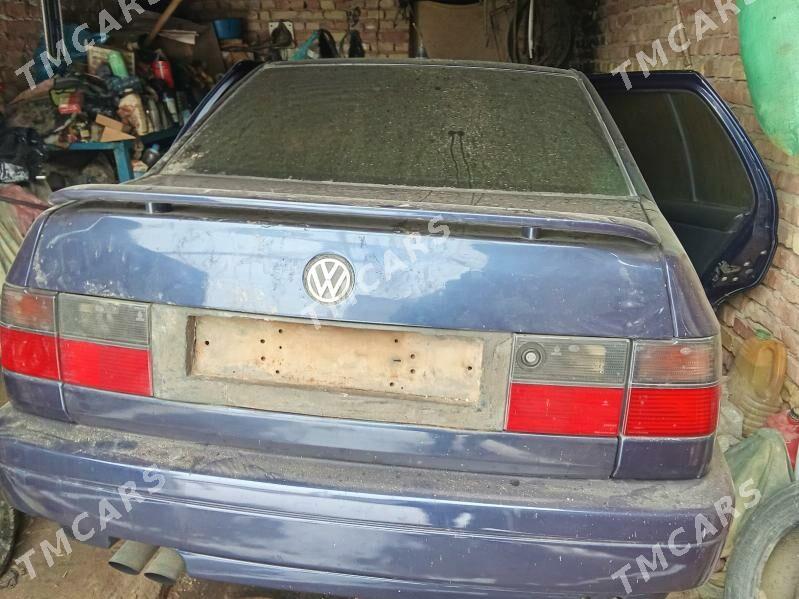 Volkswagen Jetta 1995 - 10 000 TMT - Туркменабат - img 2