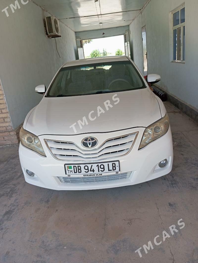 Toyota Camry 2010 - 190 000 TMT - Гарабекевюл - img 1