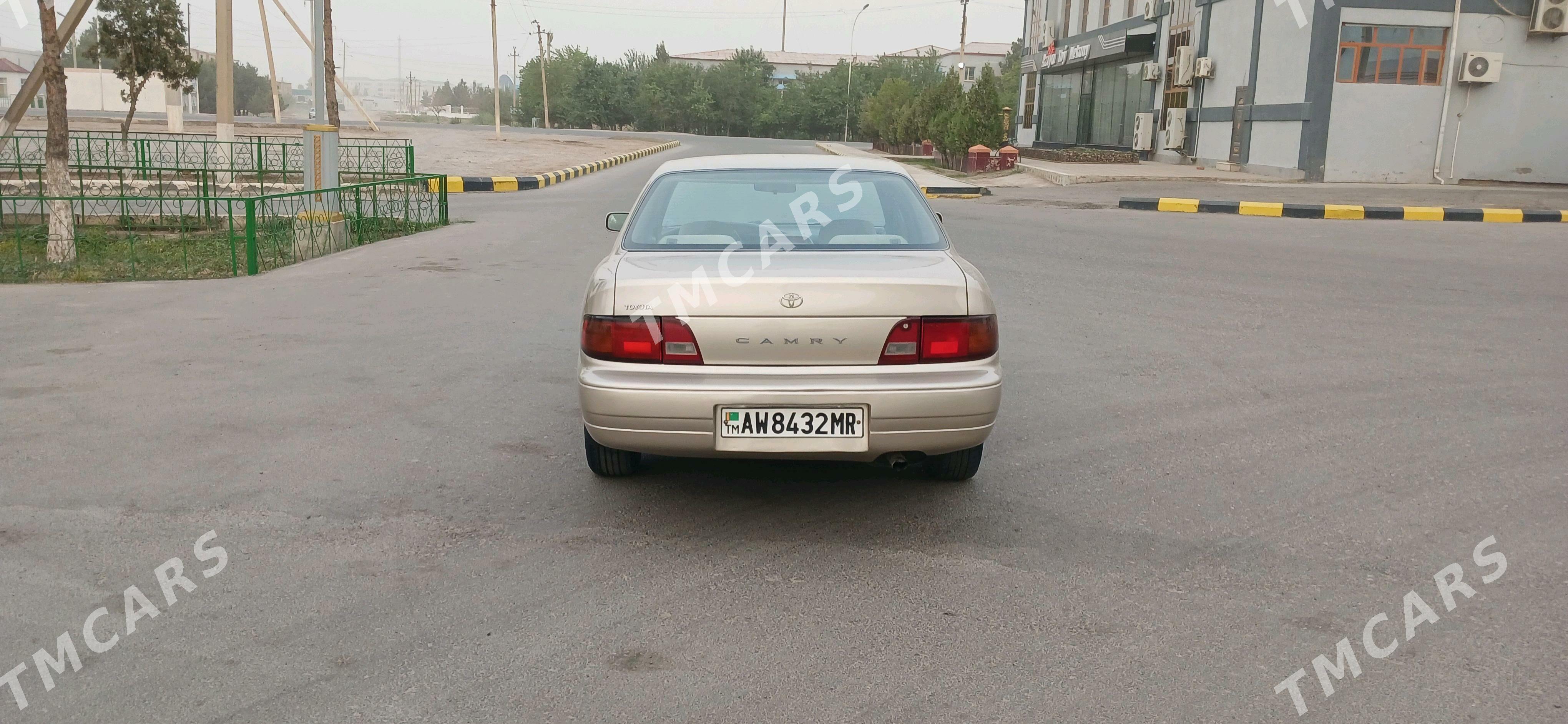 Toyota Camry 1995 - 90 000 TMT - Мары - img 1