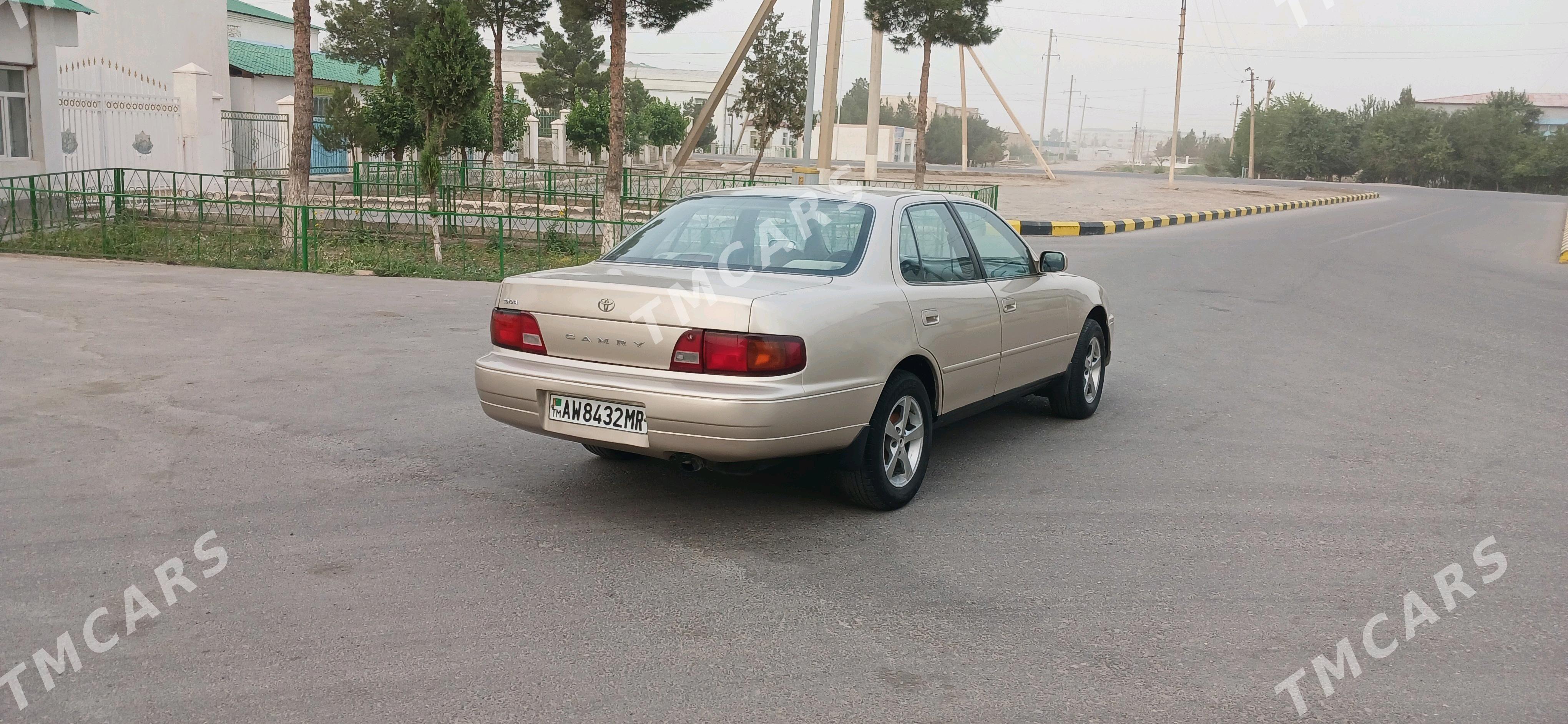Toyota Camry 1995 - 90 000 TMT - Мары - img 8