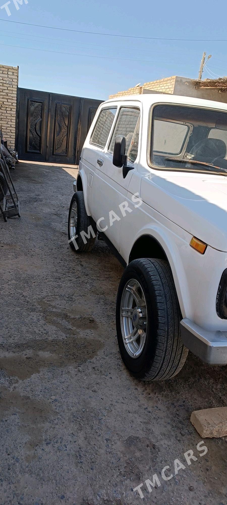Lada Niva 1984 - 30 000 TMT - Фарап - img 1