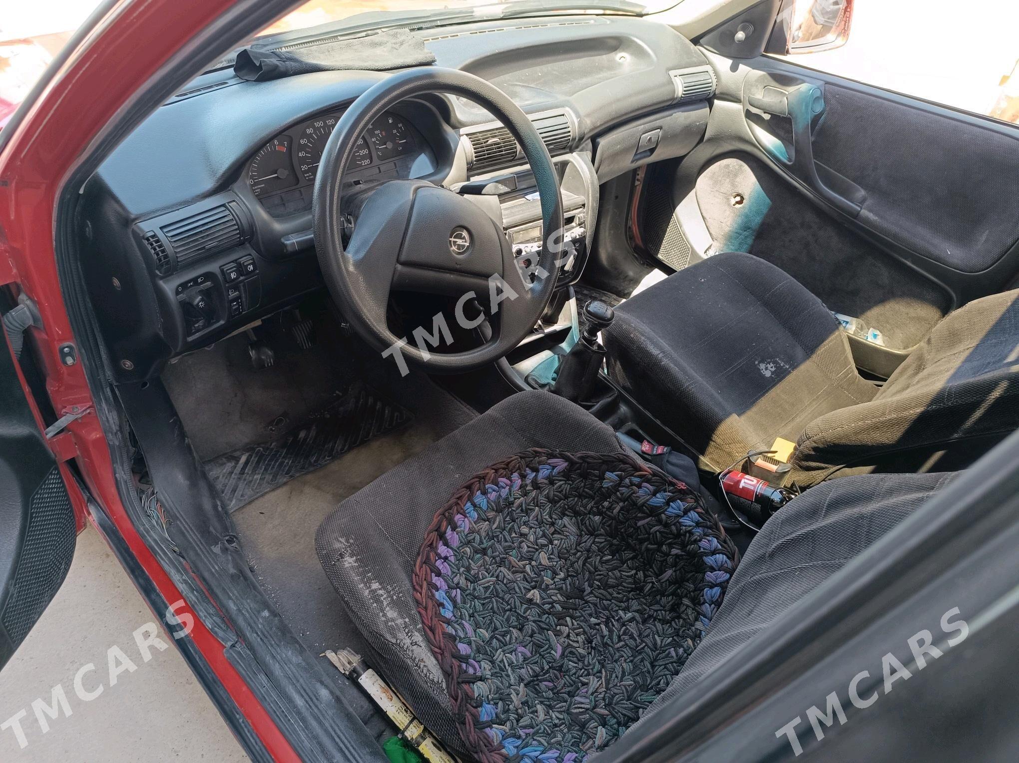 Opel Astra 1992 - 25 000 TMT - Мары - img 4