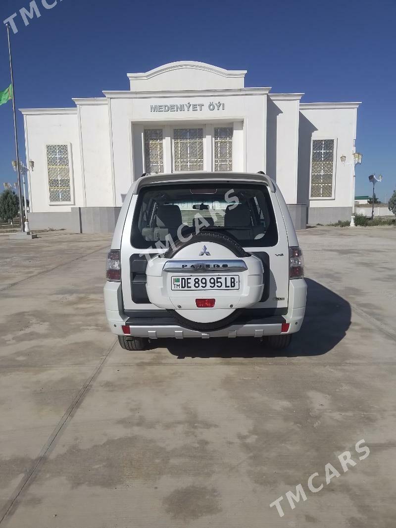 Mitsubishi Pajero 2012 - 250 000 TMT - Саят - img 3