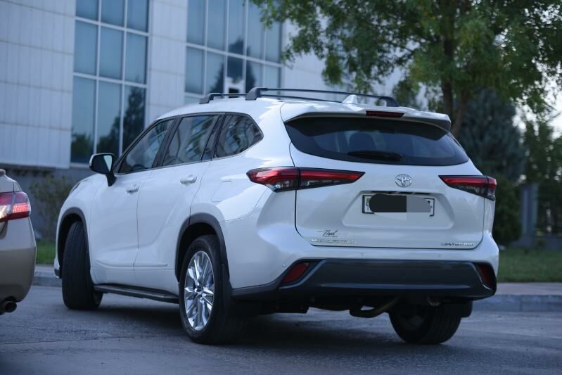 Toyota Highlander 2021 - 640 000 TMT - Дашогуз - img 3
