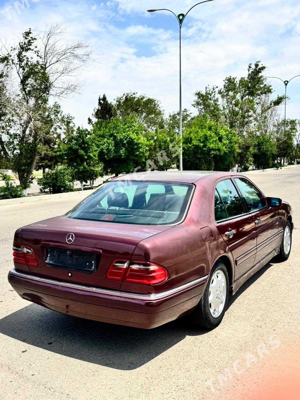 Mercedes-Benz E320 1996 - 64 000 TMT - Türkmenbaşy - img 4