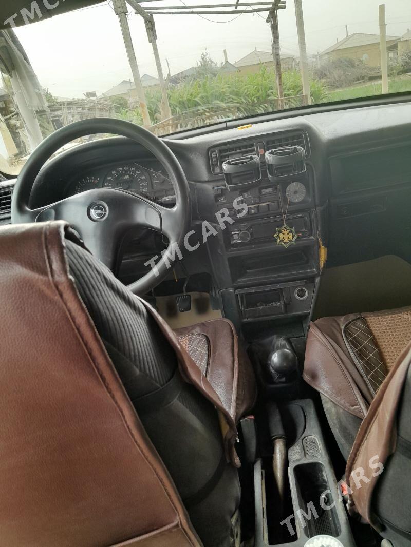 Opel Vectra 1993 - 35 000 TMT - Мары - img 2