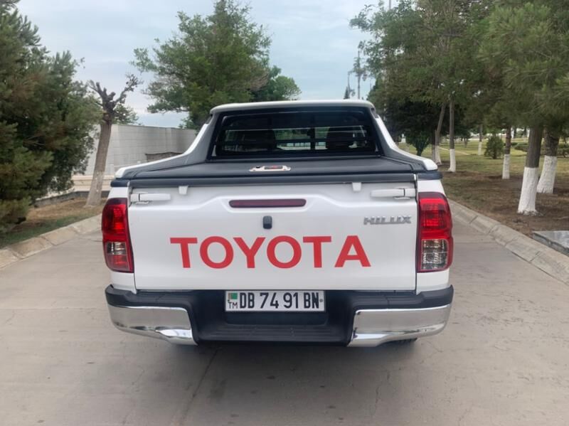 Toyota Hilux 2017 - 455 000 TMT - Туркменбаши - img 3