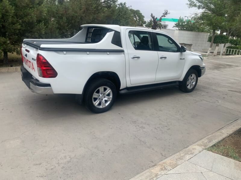 Toyota Hilux 2017 - 455 000 TMT - Туркменбаши - img 5