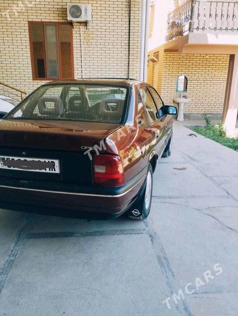 Opel Vectra 1990 - 42 000 TMT - Мары - img 2