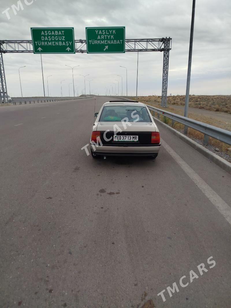 Opel Vectra 1992 - 30 000 TMT - Mary - img 4