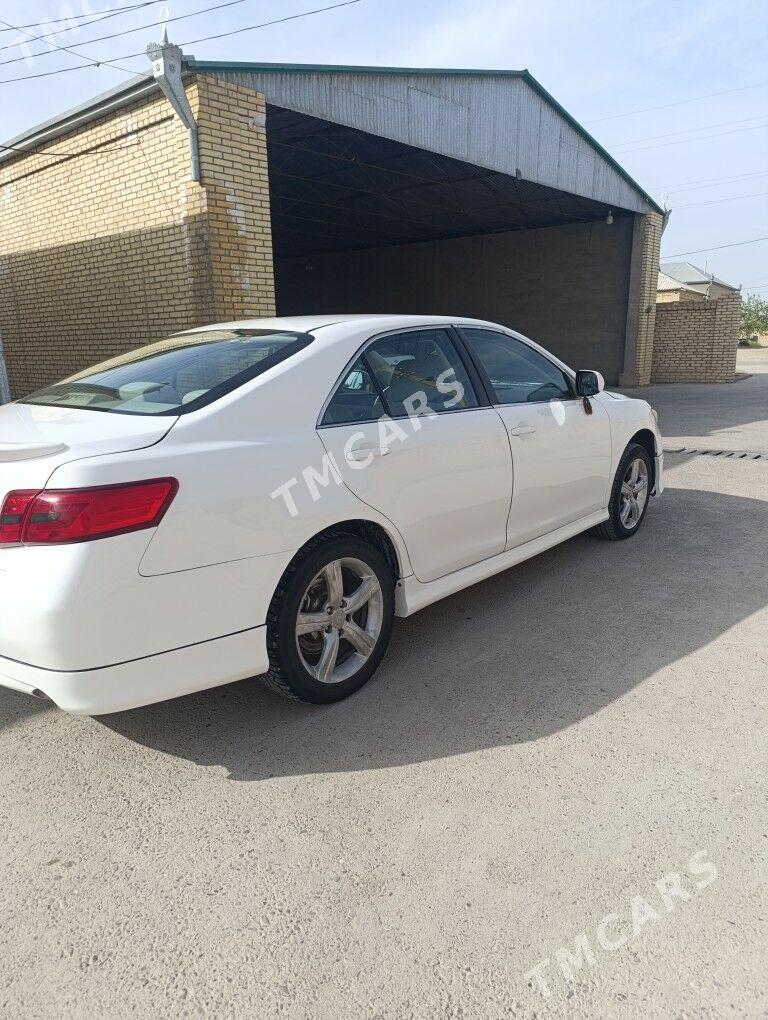 Toyota Camry 2010 - 125 000 TMT - Байрамали - img 4