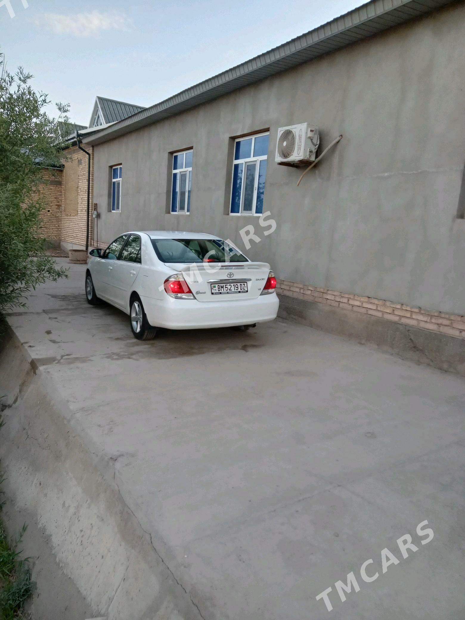Toyota Camry 2005 - 155 000 TMT - Köneürgenç - img 2