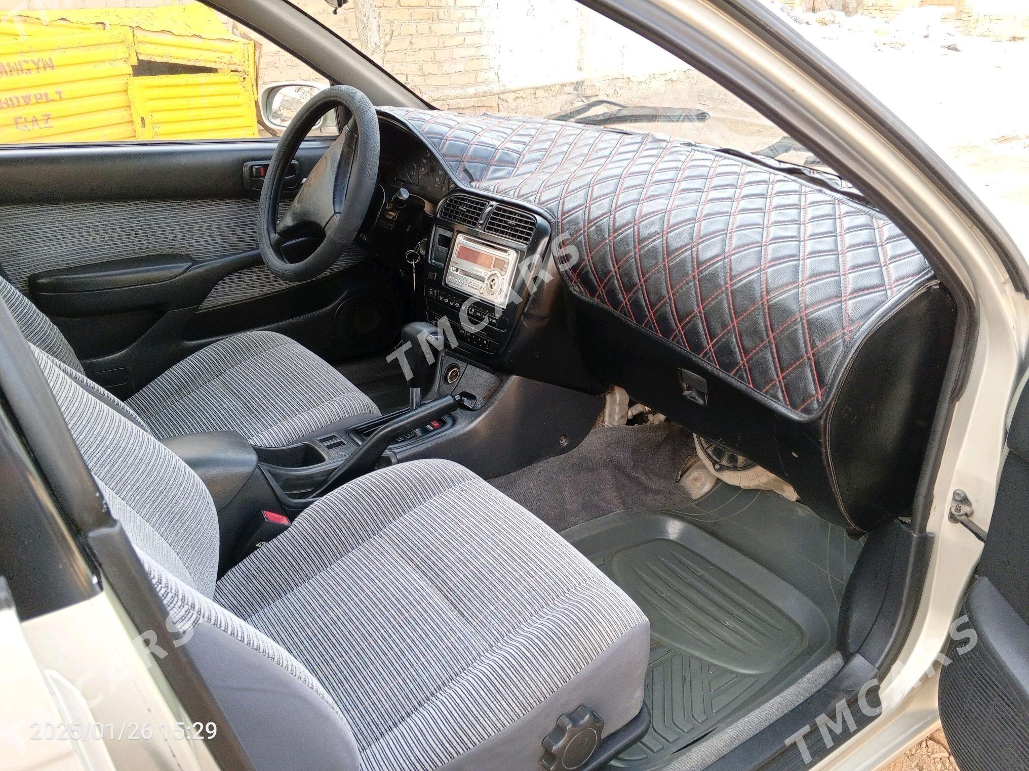 Toyota Carina 1993 - 60 000 TMT - Керки - img 3
