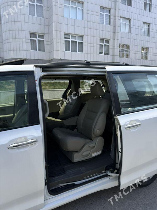 Toyota Sienna 2020 - 560 000 TMT - Aşgabat - img 9