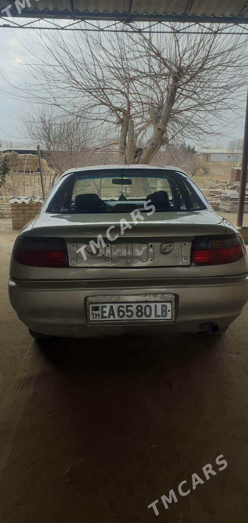 Toyota Carina 1994 - 30 000 TMT - Kerki - img 4