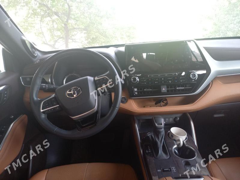 Toyota Highlander 2022 - 700 000 TMT - Мары - img 3