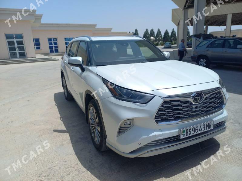 Toyota Highlander 2022 - 700 000 TMT - Мары - img 6