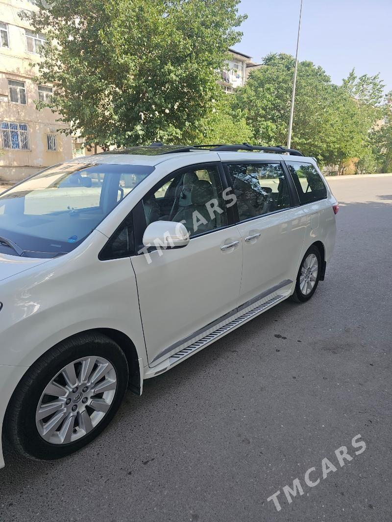 Toyota Sienna 2016 - 400 000 TMT - Гаудан "Б" - img 4