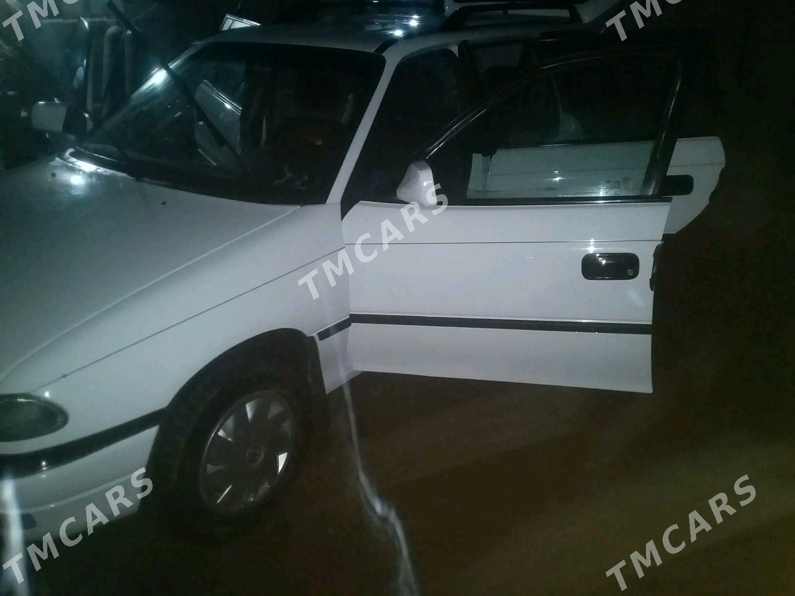 Opel Astra 1996 - 48 000 TMT - Шабатский этрап - img 5