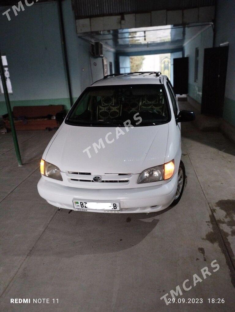 Toyota Sienna 2000 - 135 000 TMT - Farap - img 2