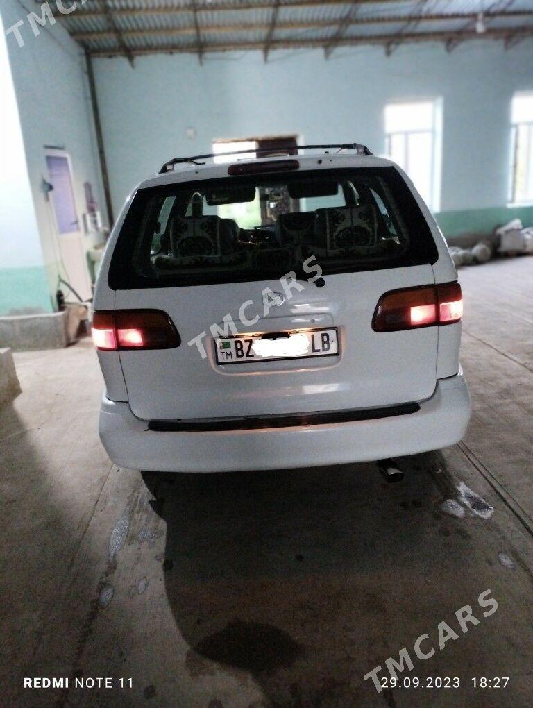 Toyota Sienna 2000 - 135 000 TMT - Farap - img 4