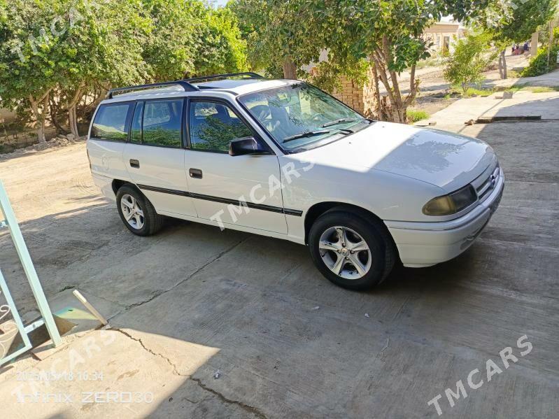 Opel Astra 1994 - 50 000 TMT - Sakar - img 4